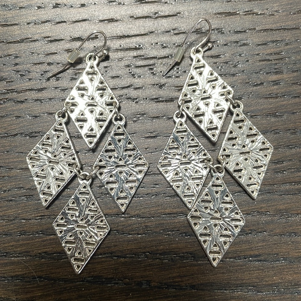 Earrings - Picture 2 of 6